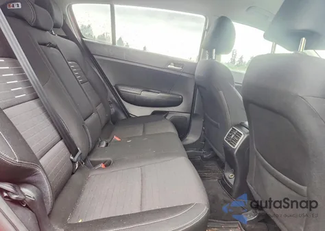 2018 Kia Sportage Lx z USA, uszkodzony, nr VIN KNDPMCAC0J7361654